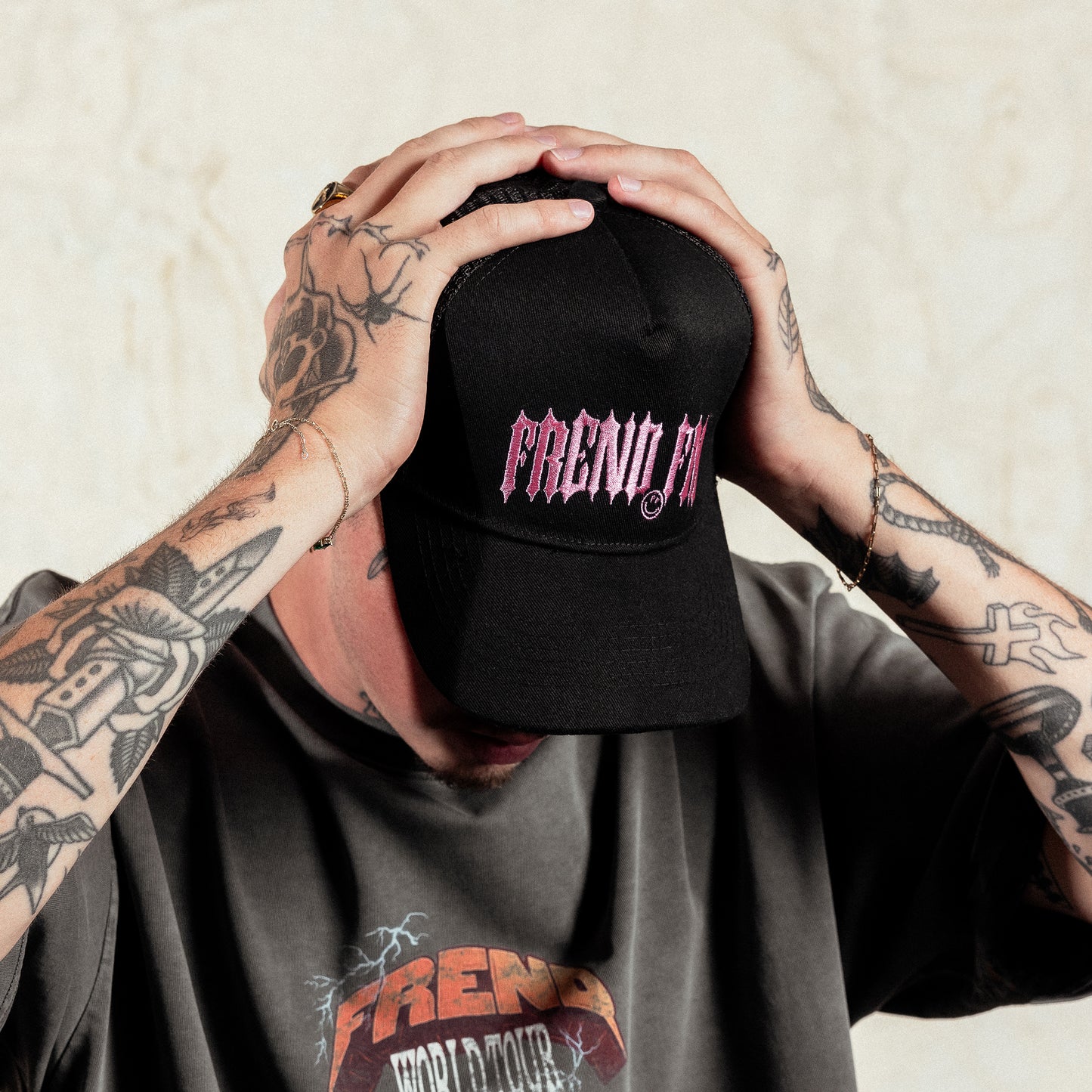 FREND FM TRUCKER CAP BLACK