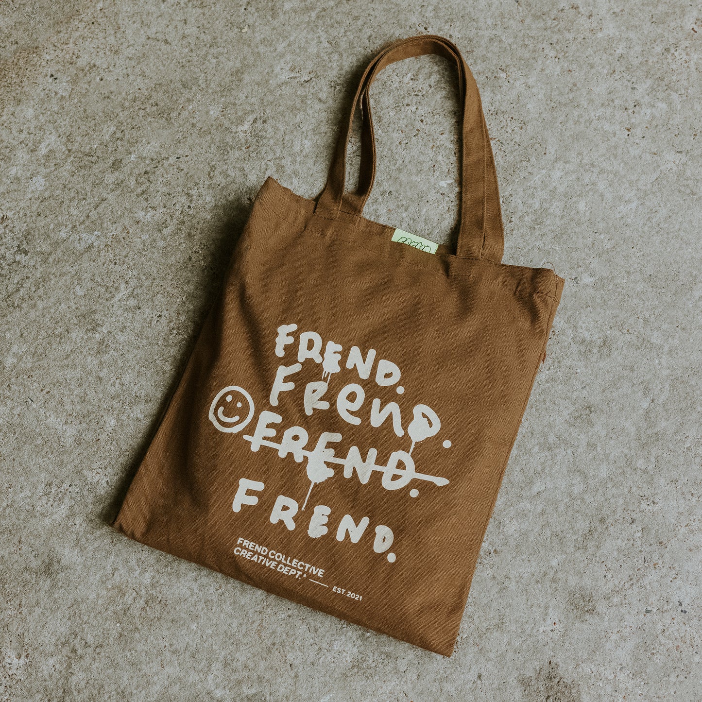 FREND STENCIL TOTE COFFEE