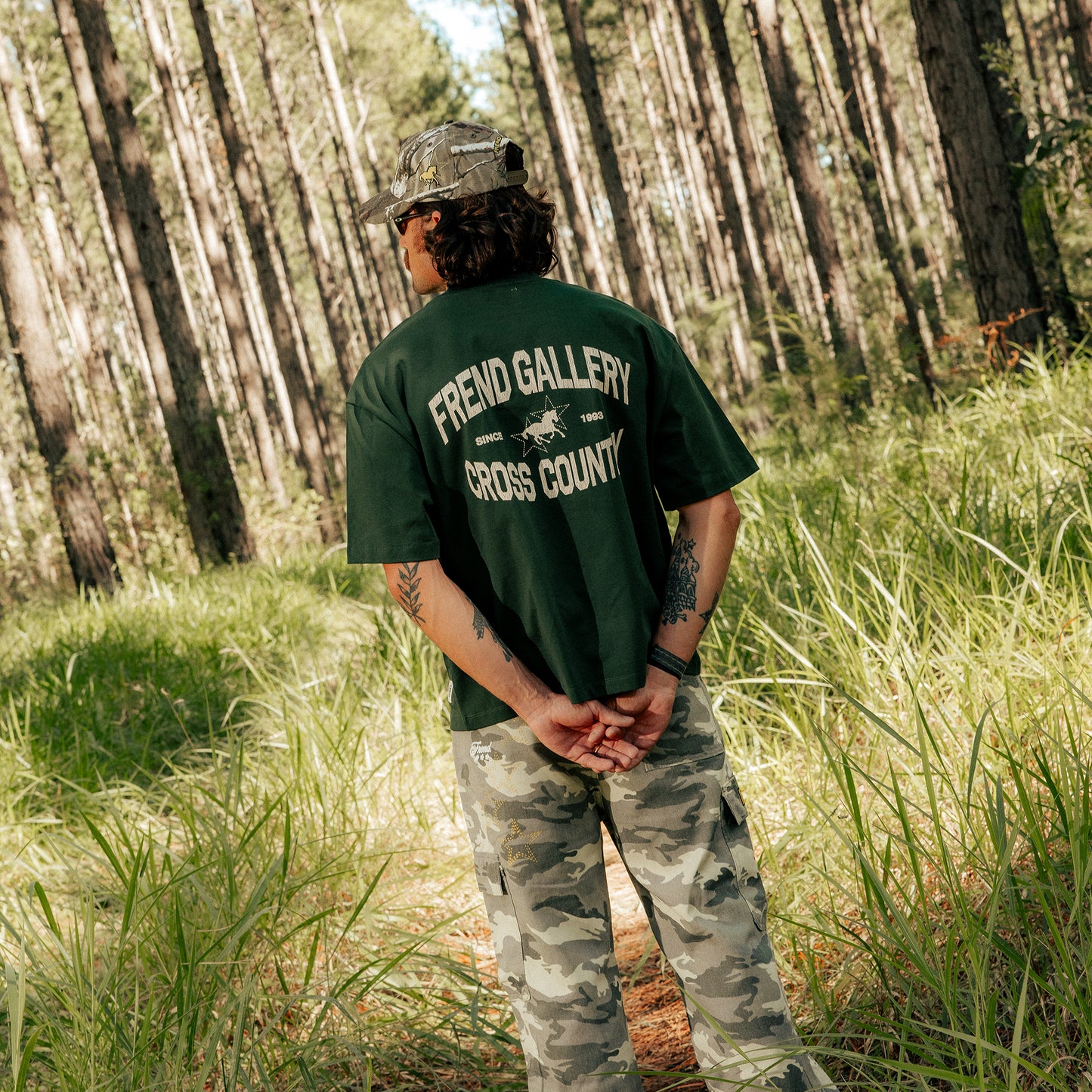 FREND GALLERY TEE - FOREST