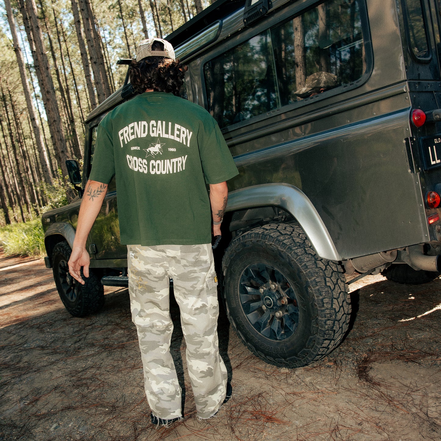 FREND GALLERY TEE - FOREST